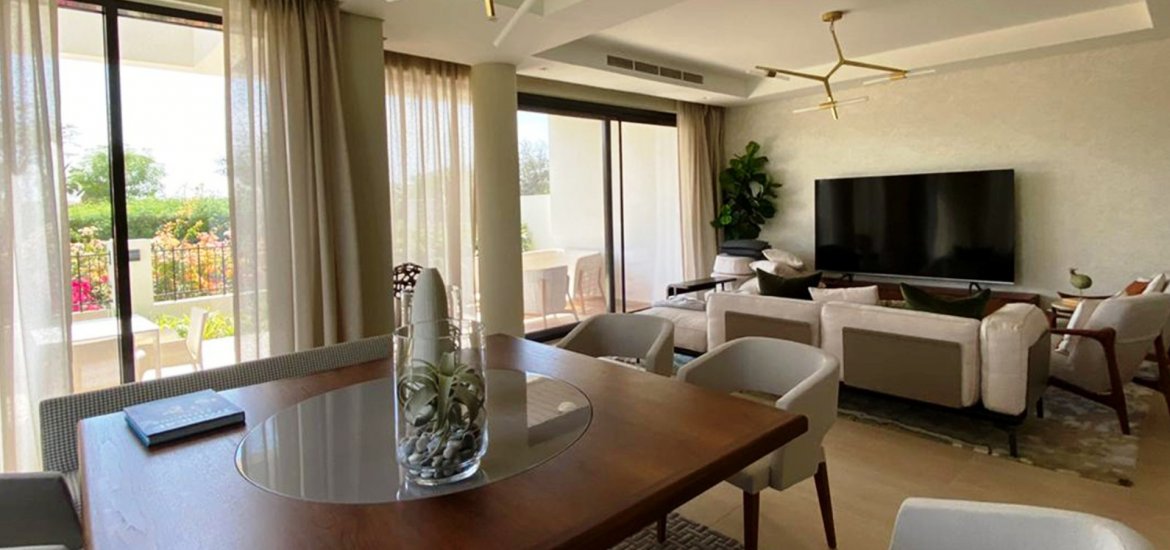 Villa for sale in DAMAC Hills, Dubai, UAE 3 bedrooms, 148 sq.m. No. 4353 - photo 2