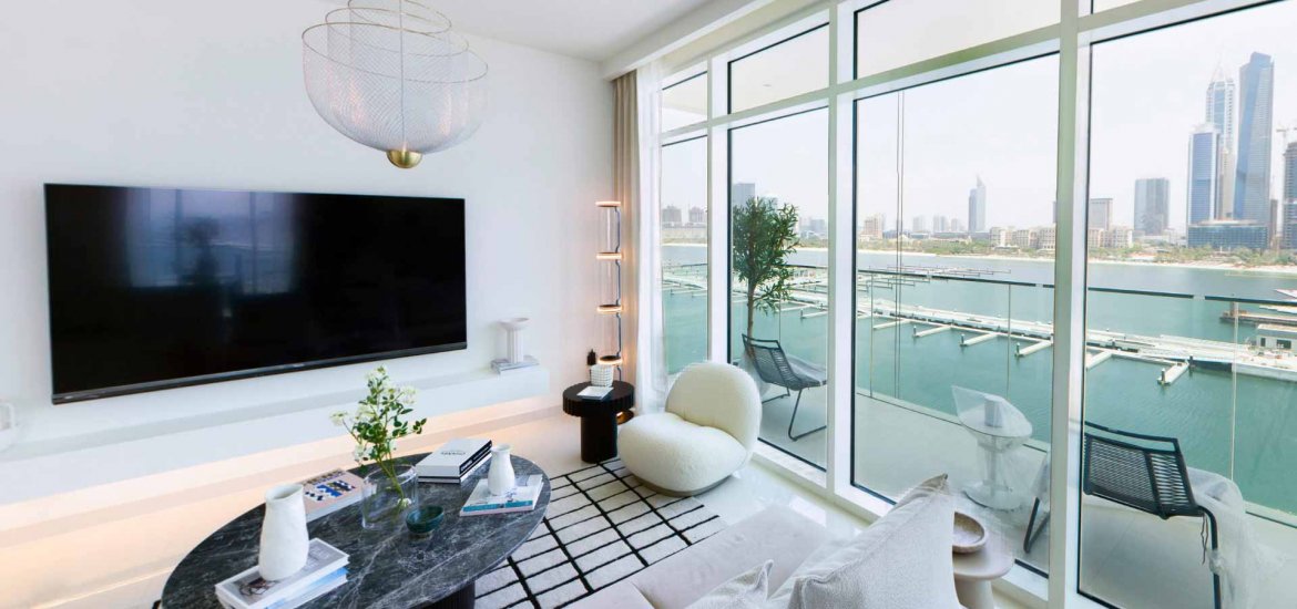 Apartment for sale in Emaar beachfront, Dubai, UAE 3 bedrooms, 180 sq.m. No. 4256 - photo 1